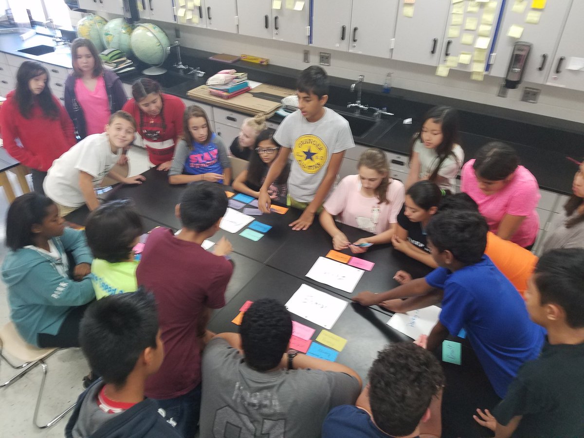 BK3DSci's tweet photo. Having a #StudentLeadClassroom creates a CR that is full of energy & collaboration Ss enjoy the engagement! #LearnLAP https://t.co/sqXww6bQeL