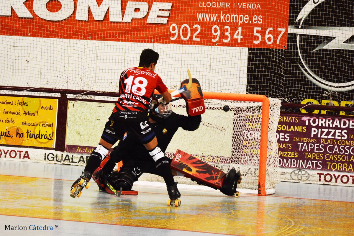 mcatedra95's tweet image. Martí Casas (@marti_casas) va anotar 5 gols a la Final Four de la Lliga Catalana (Hat trick contra el @FCBhoquei i doblet vs @ReusDeportiu)