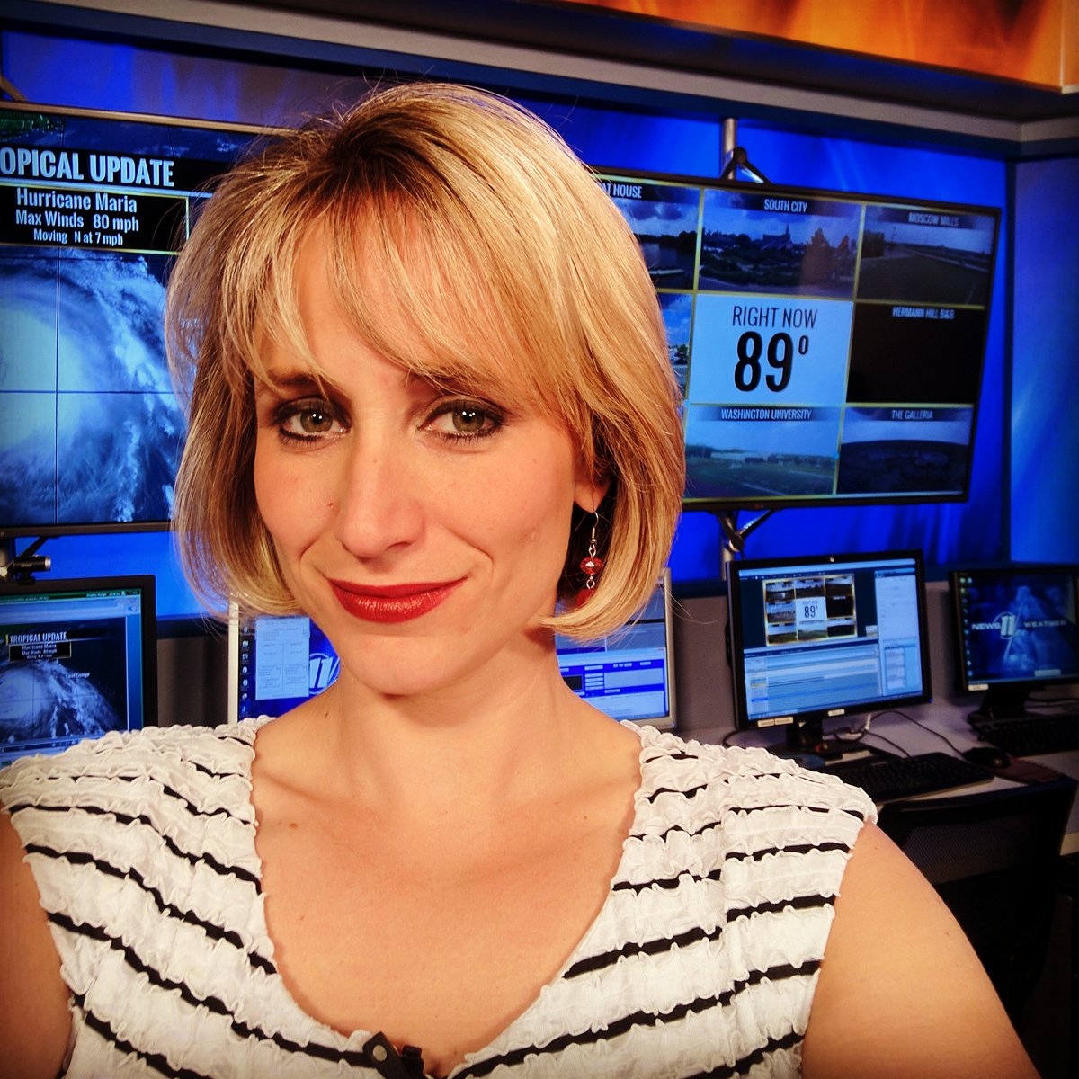 AngWxGrl's tweet photo. Wearing some of my favorite sleeveless dresses while I still can. #hotday #StillSummer #TechnicallyFall #stlwx @fox2now @kplr11 https://t.co/SyIWU6cIMx