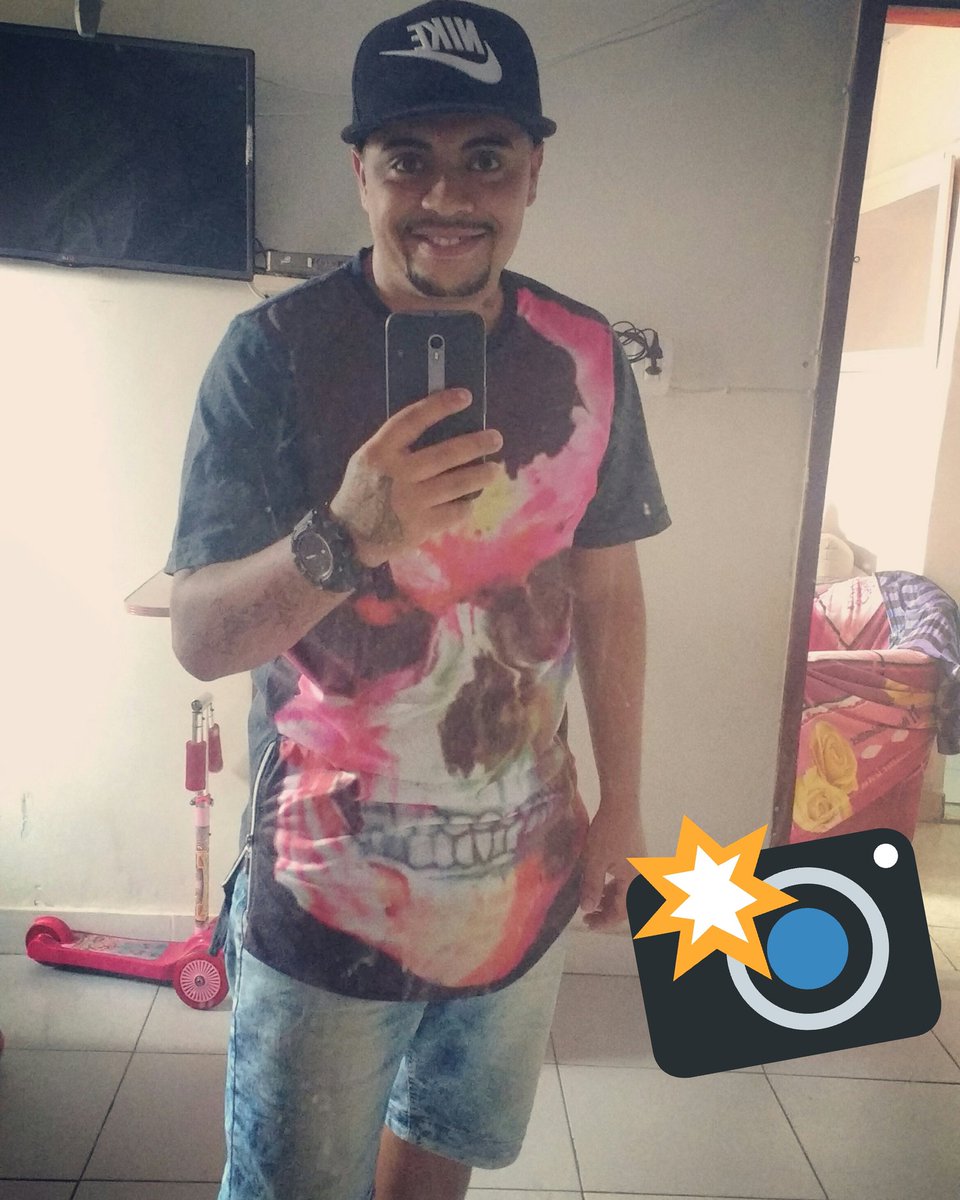 s_weksley's tweet photo. Nada melhor do que estar feliz com si próprio ✌ https://t.co/KBUDHpFEkz