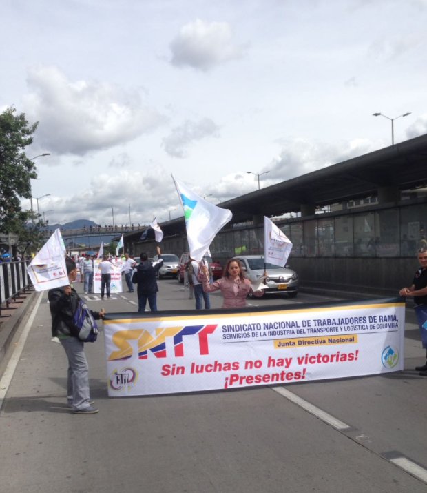 Acdac1's tweet photo. ¡Gracias @cutcolombia @SNTTdeColombia @ITFglobalunion @Sudirectivachia @SINTRATAC2010! Todos con un mismo fin #SomosUnionYfuerza https://t.co/YnKEJxJnN6