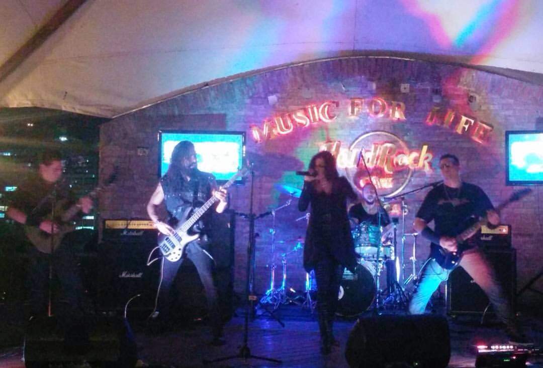 ¡#Batalla5VRL Victoriosa! \m/
¡Nos vemos en la #Semifinal del #VivaRockLatino2017!