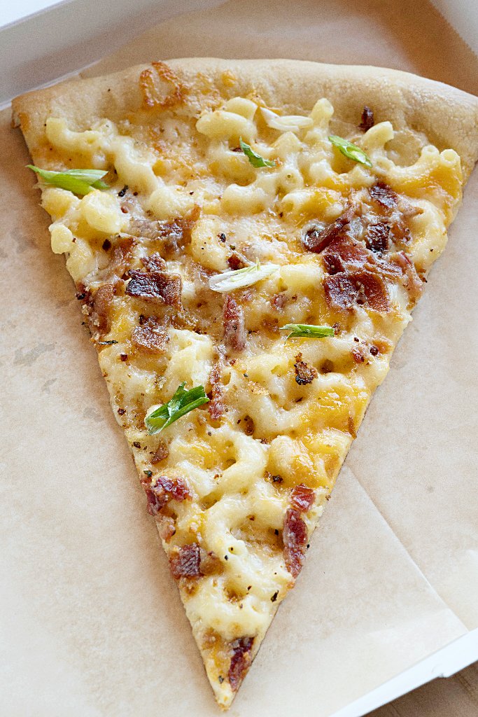 Game day slice of our Mac n Cheese Pie. 
#TPiePizzaJoint #pizza