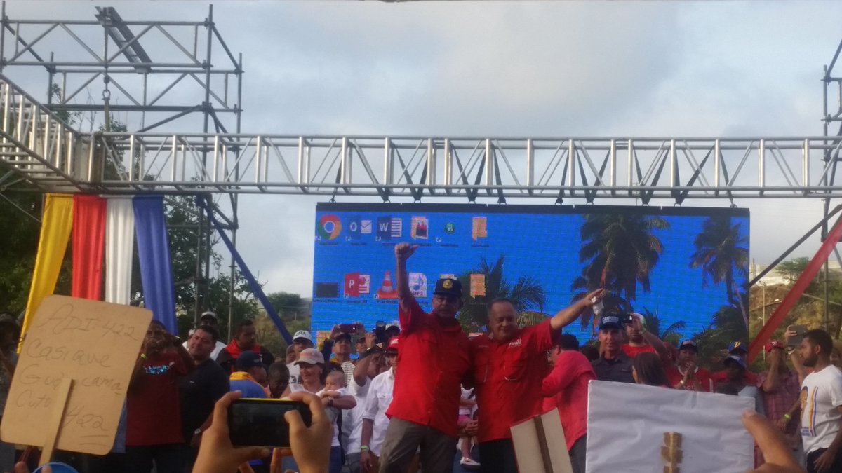 procuracandanga's tweet photo. Seguimos buscando la dignidad del pueblo varguese! Seguimos avanzando con 32 mil niños nacidos en el materno de macuto  @CarneiroPSUV https://t.co/W9w6oHjBL6