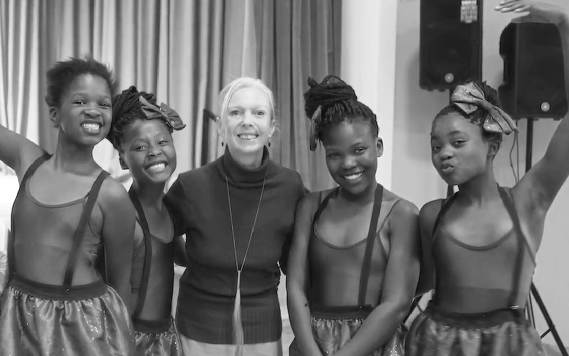 GISH's tweet photo. Regretfully, after a valiant battle with cancer, our friend &amp; #Dancescape founder Fiona has passed away... https://t.co/NOgcceJKrn https://t.co/xeRVvjI12o