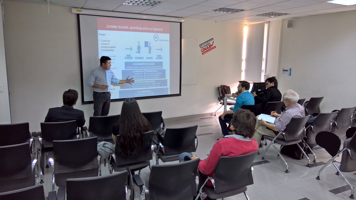 eduardoquiroga's tweet photo. Socializando #AprendizajeActivo #ModeloEducativo #Investigación #PerfildeEgreso en Acreditación Nacional #TuMejorUNAB en @uandresbello https://t.co/fHXUndcTPH