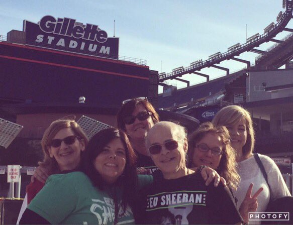 barbs_cr8v's tweet photo. 2 years ago! #Gillette @edsheeran #MultiplyTour #friends #familyWeChoose #memories #music  💚💚💚 #tooManyToTag #myCraziestWeekWasntOverYet https://t.co/CyeECt0RIU