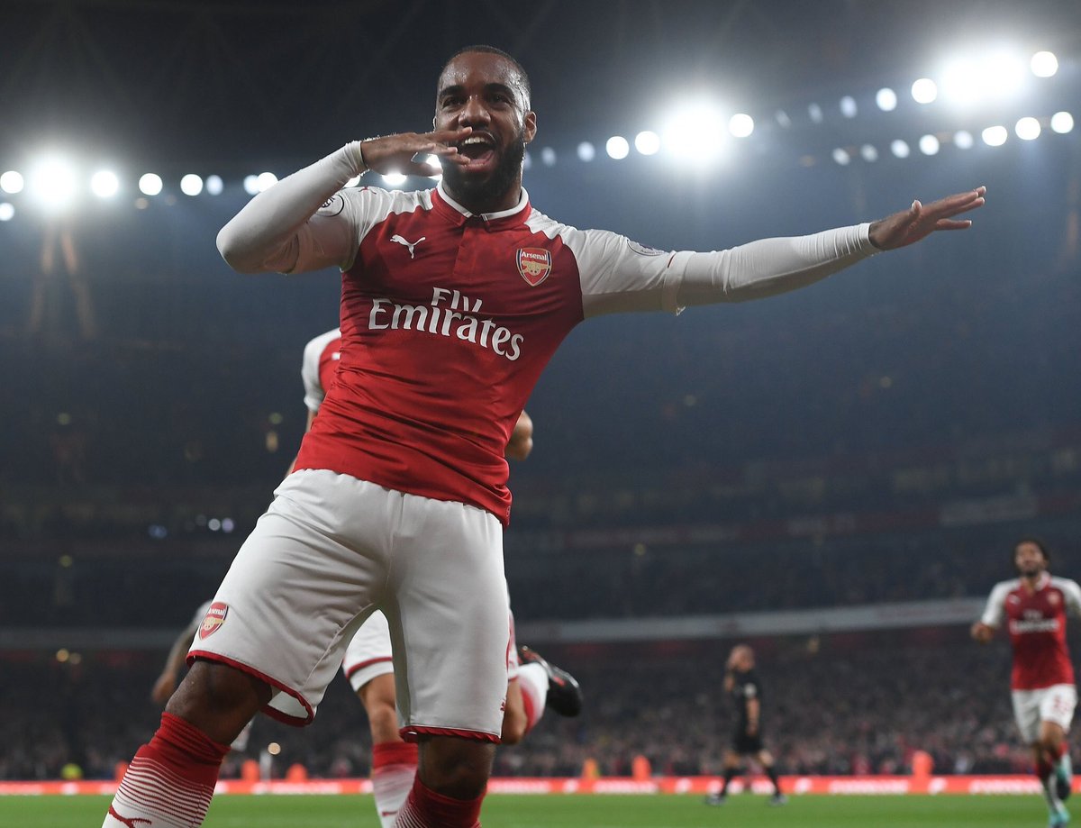 AFCBlogArsenal's tweet image. Great performance from #AFC tonight as Lacazette bags a brace... Another clean sheet as Arsenal go 7th in the league #COYG