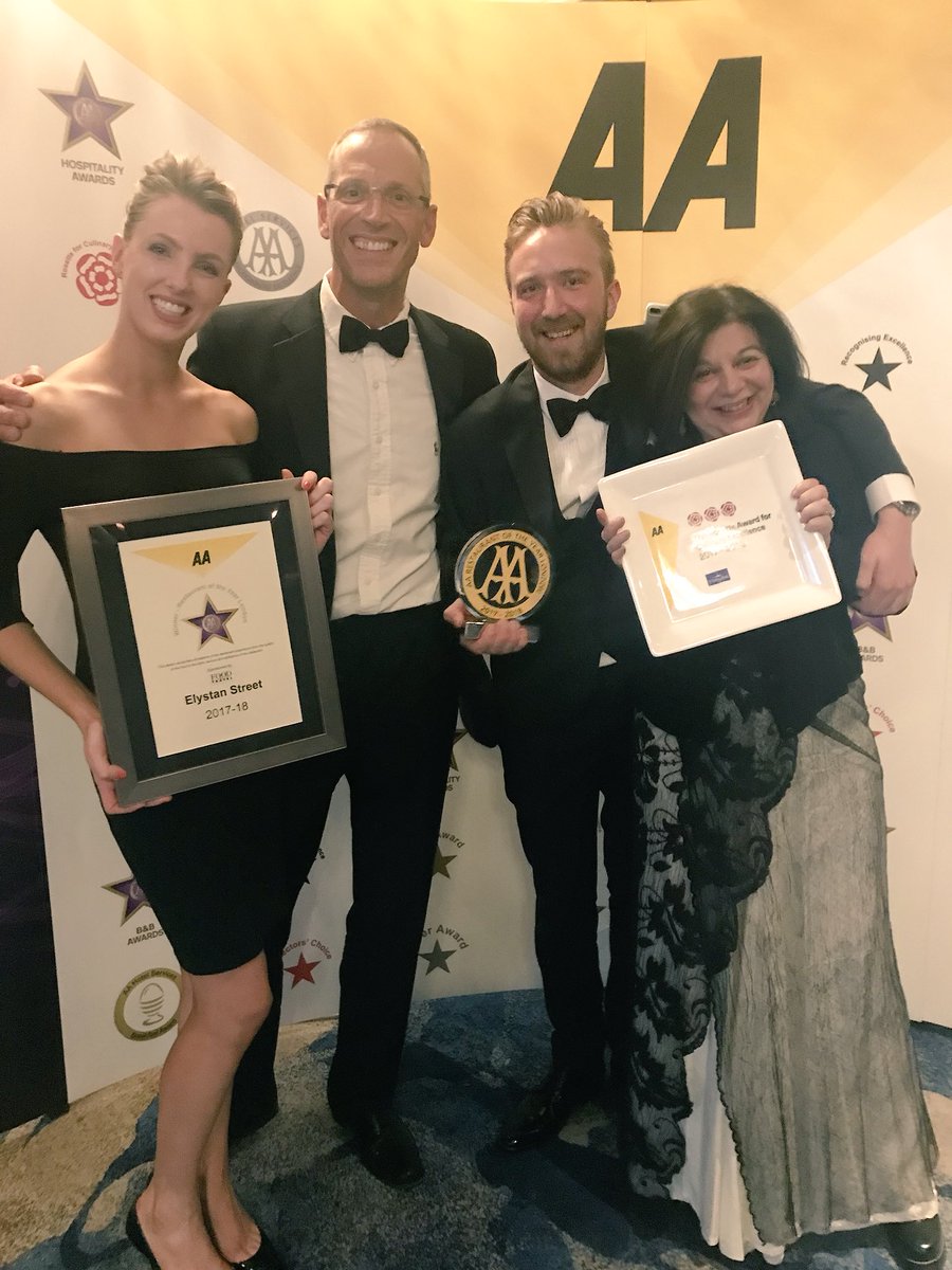 Legendary team! Winners of #AAAwards restaurant of the year London 👏🏼😍