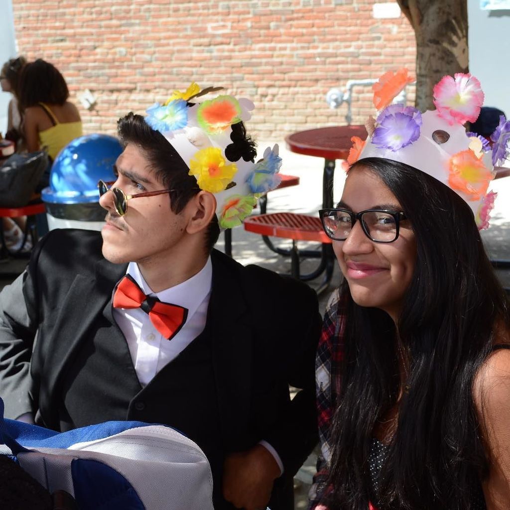 romeroworlds's tweet photo. #SAESPIRITWEEK Hollywood Day https://t.co/Tc1hAYxZS7 https://t.co/Lq0QrnMQyA
