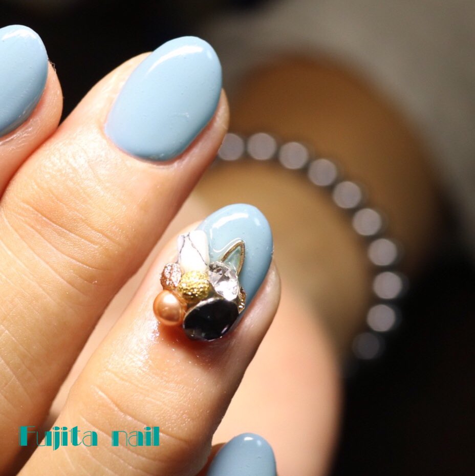 nail_3plus's tweet photo. 私とおそろいネイル♡
左手は#double180dx で、右手はオリジナルビジュー盛り♡
なかなか可愛くできました(*^^*)
#ワンカラーネイル #シンプルネイル #秋ネイル #double180 #ビジュー盛り #ビジューネイル #新宿三丁目 #新宿御苑前 #藤田ねいる https://t.co/mAd6DElQ6f
