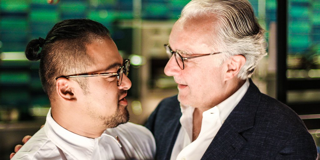 .<a href="/ChefsClubNY/">Chefs Club NY</a> can't get enough of #HongKong  #hk #hkeats #nyc #chefsclub #chefs <a href="/pocketfork/">Aaron</a>  ow.ly/98Dz30fqgR6