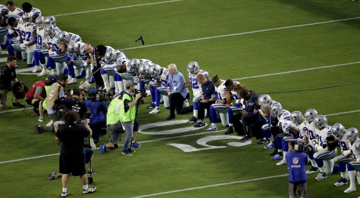 DannyPhantom24's tweet image. @CowboysNation Have a discussion. Decide collectively. Respect the anthem. Heed a serious cause. They really are #AmericasTeam

So proud.