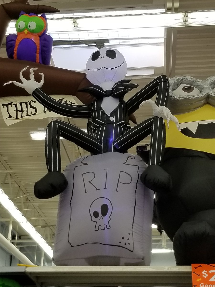 sweetiecmv's tweet photo. @Walmart Why have this Jack inflatable on display in all your stores when you don't even carry it stores for the 2nd year in a row?!? 😠 https://t.co/1TgVRlGNlK