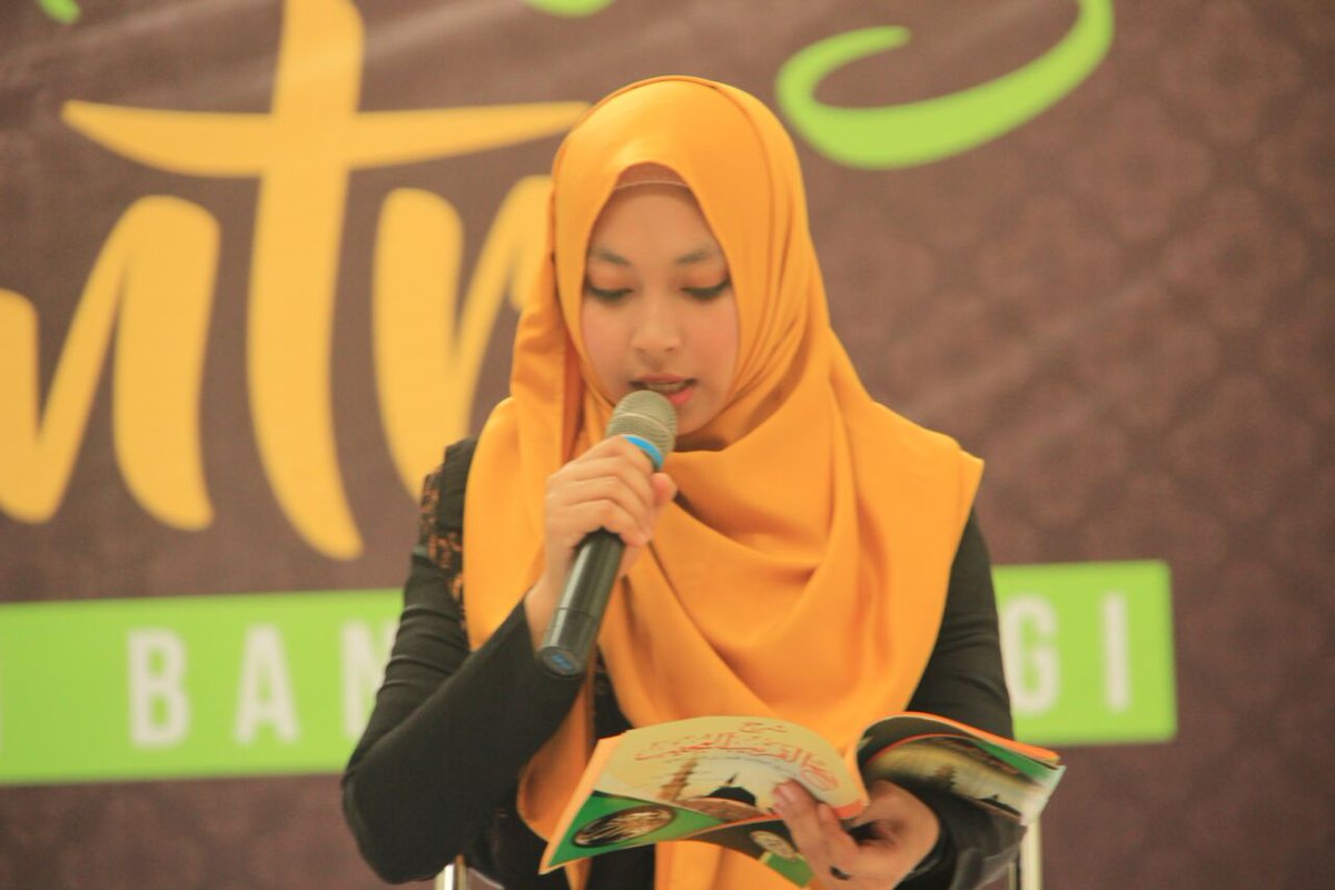 Mas_AwangN's tweet photo. Ngaji iku nomer siji, skill #KangMbakSantri #DutaSantriBWI jd warna trsndiri @a_azwarnas @pcnu_bwi @SanR @KisahSantri #PelajarKeren @pacpwj https://t.co/asojLsvScn