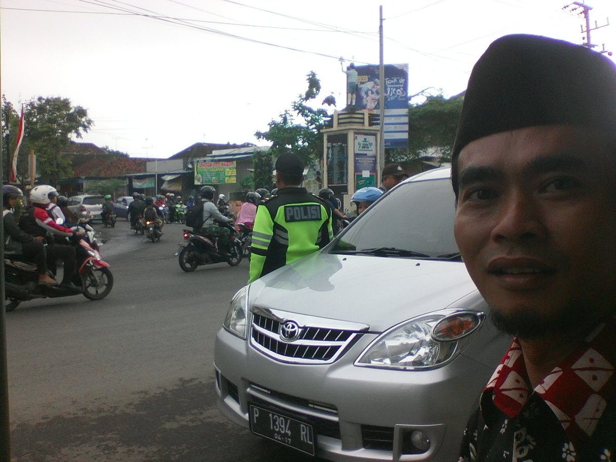 firza_asa's tweet photo. Mendung kotaku 
Tak membuatmu enggang menjaga
#Polisikuygsantun.
#stoppelanggaran,stopkcelakaan.
#keselamatanuntukkemanusiaan.@a_azwarnas https://t.co/bbUkXba8F0