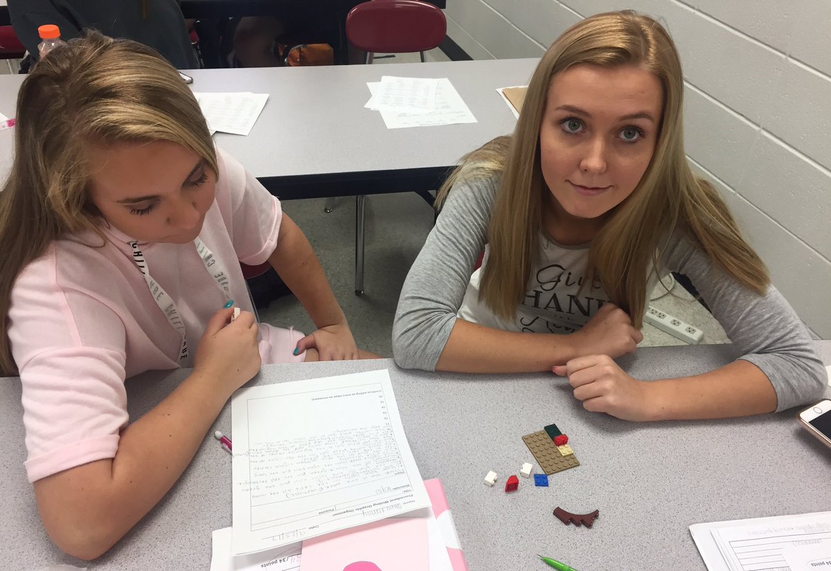 mamapeek_'s tweet photo. Who doesn't use Legos to practice Procedural Writing😊? @OzarkTigers #preschool #lessonplans #ChildDevelopment #specificdetails https://t.co/Ec23GdSkIu