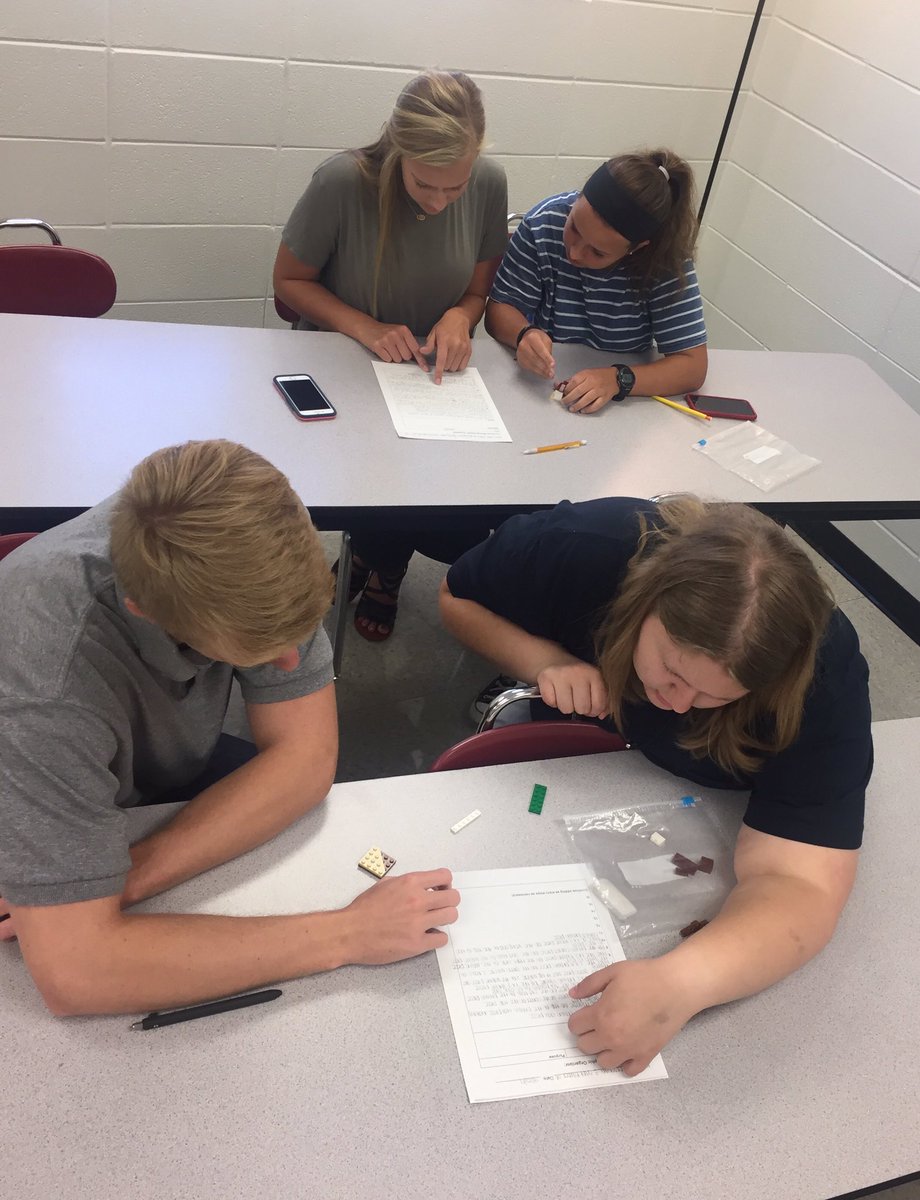 mamapeek_'s tweet photo. Who doesn't use Legos to practice Procedural Writing😊? @OzarkTigers #preschool #lessonplans #ChildDevelopment #specificdetails https://t.co/Ec23GdSkIu