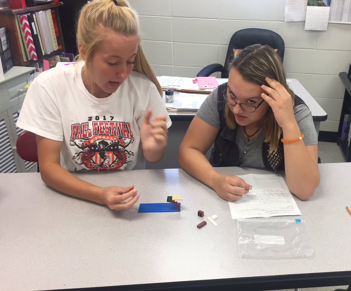 mamapeek_'s tweet photo. Who doesn't use Legos to practice Procedural Writing😊? @OzarkTigers #preschool #lessonplans #ChildDevelopment #specificdetails https://t.co/Ec23GdSkIu