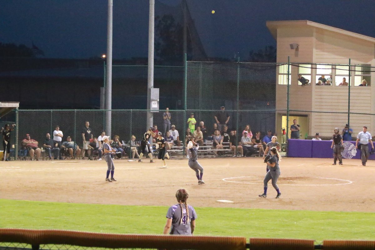 Mimibenne908's tweet photo. Excited to announce that I've committed to Peru state college to continue my education and softball career! #bobcats ⚾️💙💙 https://t.co/LWxh2sWGJi