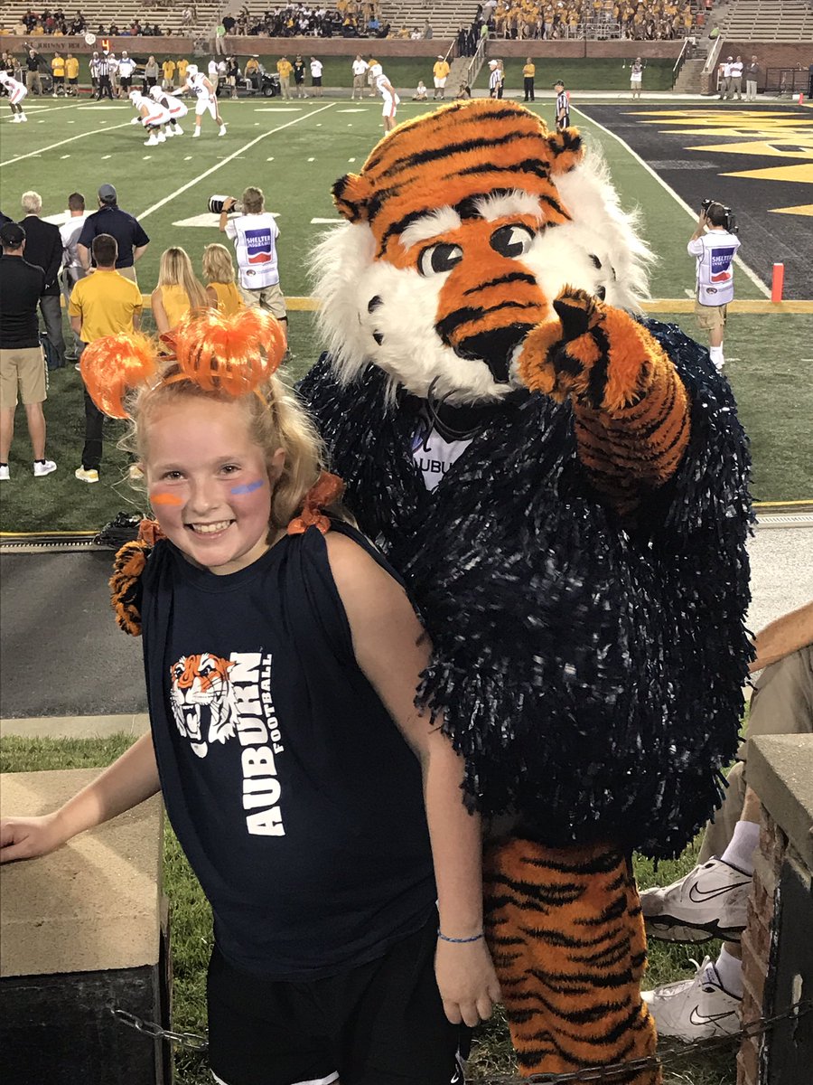 AUTiger75's tweet image. We had a BLAST in Columbia this weekend!! #wareagle #auburn #gusbus #tiger4life
