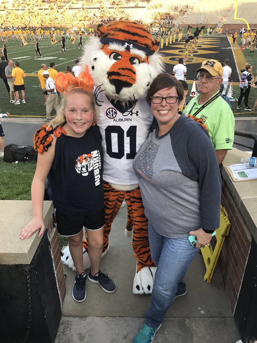 AUTiger75's tweet image. We had a BLAST in Columbia this weekend!! #wareagle #auburn #gusbus #tiger4life