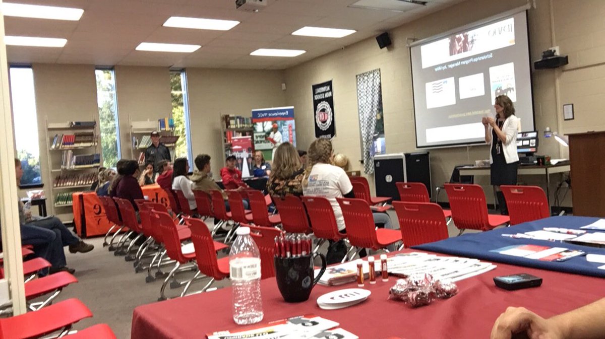 JGarc2313's tweet photo. At the Homdale High School College and Career night! @cwiadmissions @CWI_Kellen https://t.co/ha9lyE04Y6