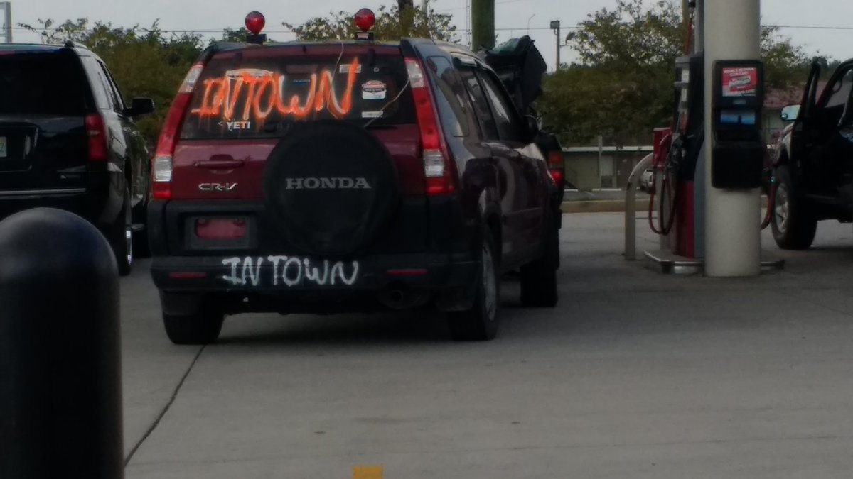 danielclaytonw's tweet photo. Thanks for the heads up that you're in town fellas but pretty sure you mean #intow this reminded me of @JonAcuff style tweet 😂 https://t.co/0TCB44uR8J