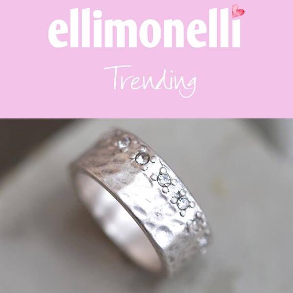 Sparkle – treat yourself to our little ring with a touch of sparkle. Visit #Ellimonelli for more trending ideas! ellimonelli.co.uk/collections/ri…