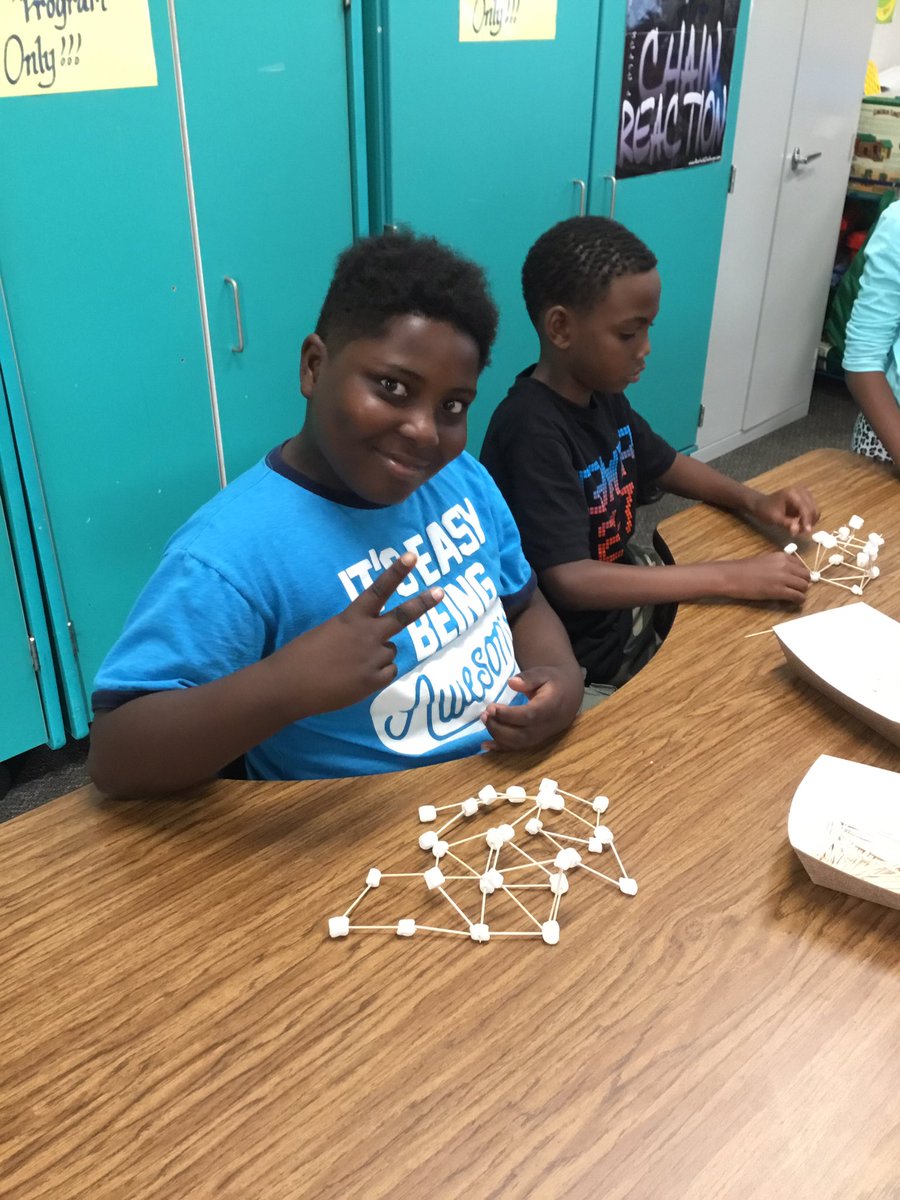 VistaVerdeASES's tweet photo. @snowlineASES   Just a little STEM activity in building a structure. https://t.co/bCmFKaKjzm