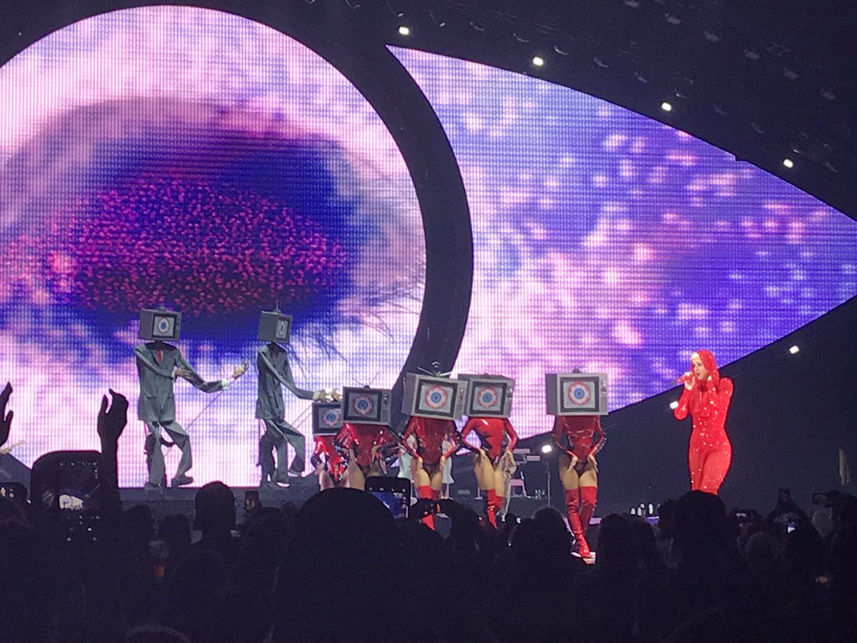 930Club's tweet photo. The Wizards may not be playing tonight, but @katyperry definitely has us feeling a *swish* here at Capital One Arena! #KPerryDC https://t.co/EKQbkzs8NK