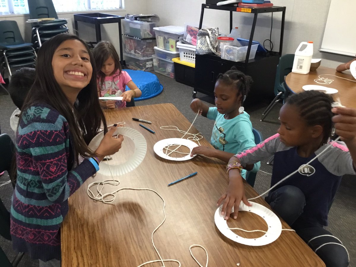 VistaVerdeASES's tweet photo. @snowlineASES   Learning a little about the history of the dream catcher and making one for fun.  Pleasant dreams scholars.  #bestyearever https://t.co/ZGhpXCYF6J