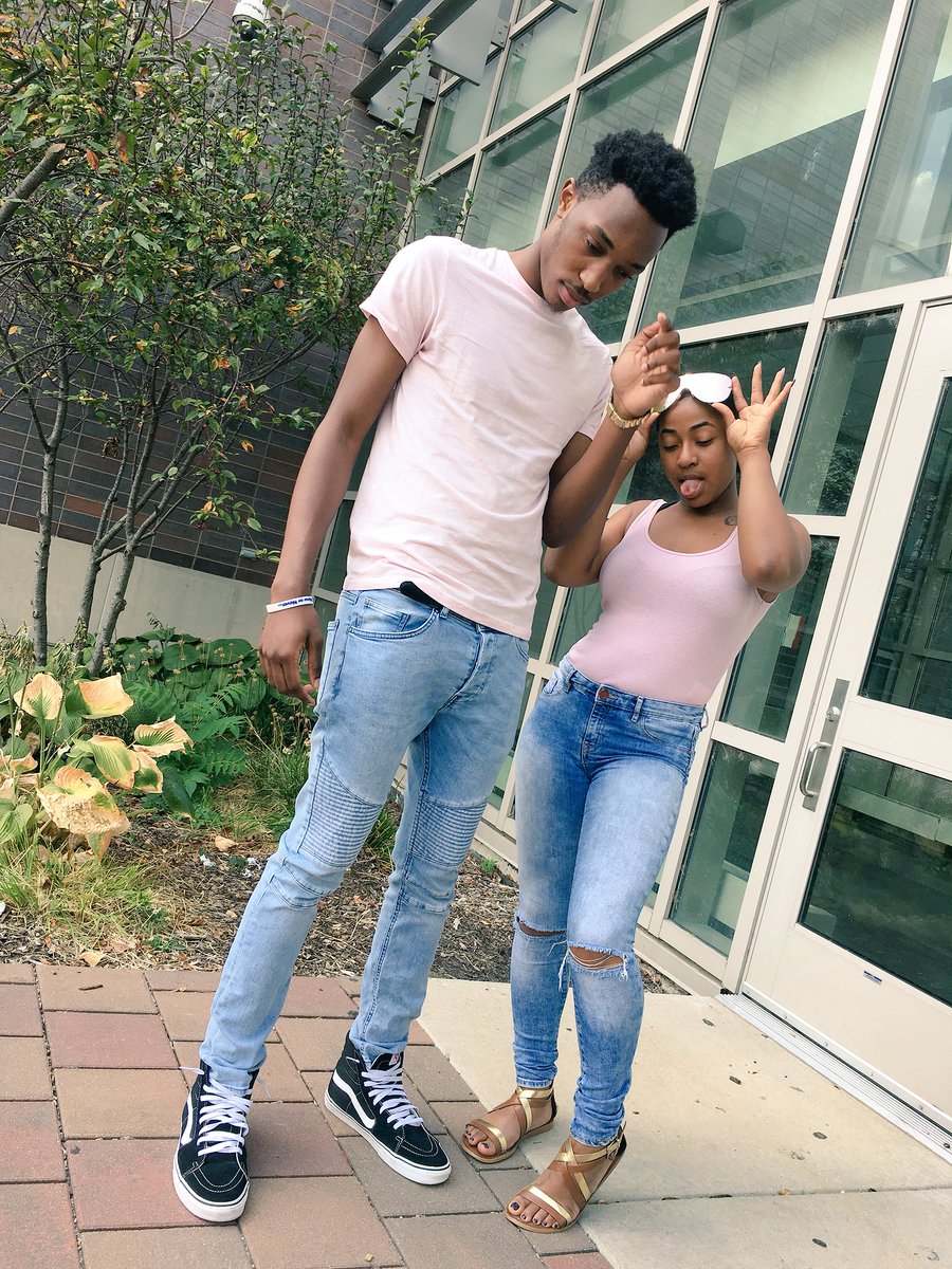 _DestinyDaShae's tweet photo. On Monday we wore pink 😉🎀 https://t.co/9z24T8ubc5