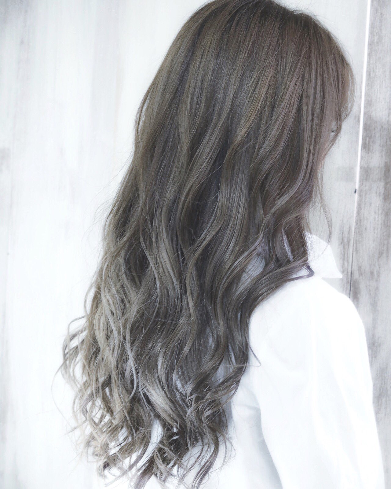 ヘアケア美容師 吉田太紀 Pa Twitter ホワイティグレージュ グラデーションカラーで 毛先だけブリーチしたカラーリング グレーの濃さを変えて白っぽく グラデーションカラー ご予約はこちらから T Co Qwoguux3zo ヘア ヘアケア美容師 吉田太紀 Pa Twitter ホワイティグレージュ グラデーションカラーで 毛先だけブリーチしたカラーリング グレーの濃さを変えて白っぽく グラデーションカラー ご予約はこちらから T Co Qwoguux3zo ヘア
