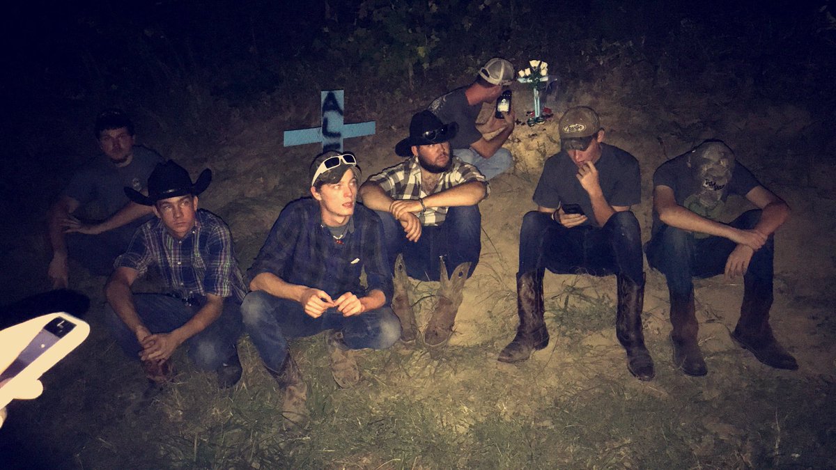 lindsnicole0614's tweet photo. this will forever be my family . we love you alex fly high bud 💙👼🏼 #DoItForRoper https://t.co/yxNa3aNSX4