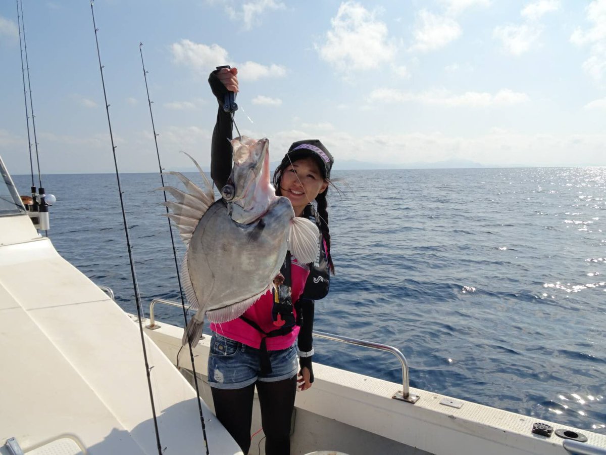 高橋恵 めーこ めぐみん 𓆡𓆜𓇼𓈒 舞鶴から出船 シーホーク さんでスロージギング でっぷりタラちゃんや 巨大カガミダイが釣れて Ez Daggerが大活躍 真夏並みの暑さと日差しに めちゃ日焼けしちゃったけど楽しむことができました お世話に