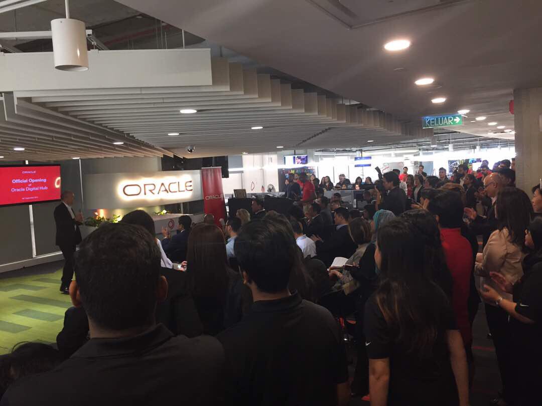 dewinurulhayati's tweet image. We know it can be hard to make strategic decisions for #digitaltransformation. That&apos;s why we are catering to your needs. #SMEs #OracleMY