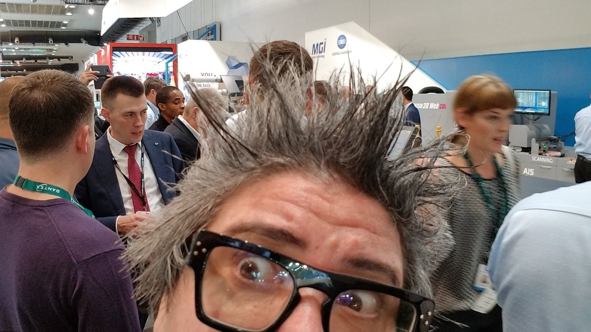 PrintMediaCentr's tweet image. Why is everyone except @ErikHoldo and #TNG in the @KonicaMinoltaEU @KonicaMinoltaBE @KonicaMinoltaUS booth in Hall 8 #labelexpo