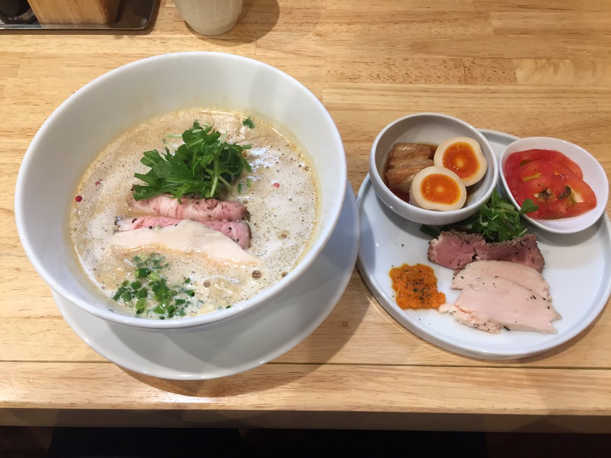 ぺぴ Pa Twitter 麺屋獅子丸にて 伊勢海老らーめんとぜいたく盛り そして今から高丘まで行って コーヒー飲んでから帰る これが目的でセミナー受講を志願したようなものなので ぺぴ Pa Twitter 麺屋獅子丸にて 伊勢海老らーめんとぜいたく盛り そして今から高丘まで行って コーヒー飲んでから帰る これが目的でセミナー受講を志願したようなものなので