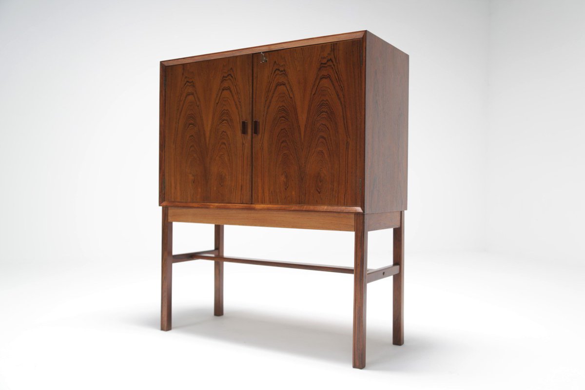 mmodern's tweet photo. The Bar is open! #ArneWahlIversen Rosewood Bar Cabinet #vintageDryBar  #MidCenturyModernDanish. Not yet online....www.mid-centuryonline.com https://t.co/jIKqybITzZ