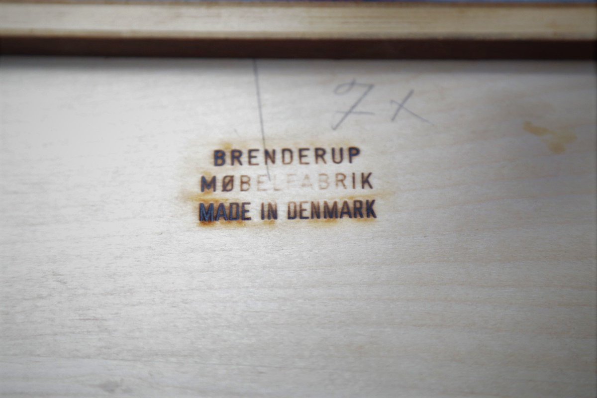 mmodern's tweet photo. The Bar is open! #ArneWahlIversen Rosewood Bar Cabinet #vintageDryBar  #MidCenturyModernDanish. Not yet online....www.mid-centuryonline.com https://t.co/jIKqybITzZ