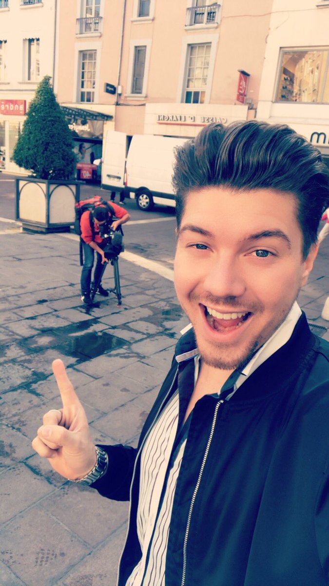 DavidSauraPerez's tweet photo. En interview pour Fr3 🎥 #350ms @sd6production @France3tv @VilledeGrenoble #Work 😘 https://t.co/lby0P6EGKd