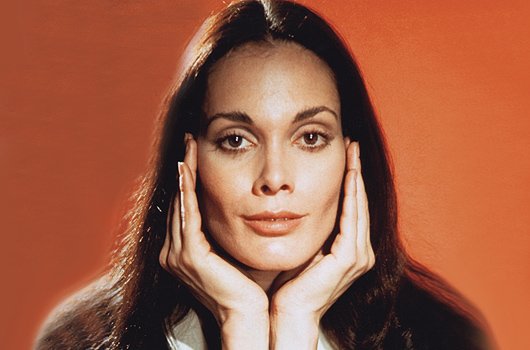 Happy birthday to a huge STARBURST favourite, the marvellous Martine Beswick! 