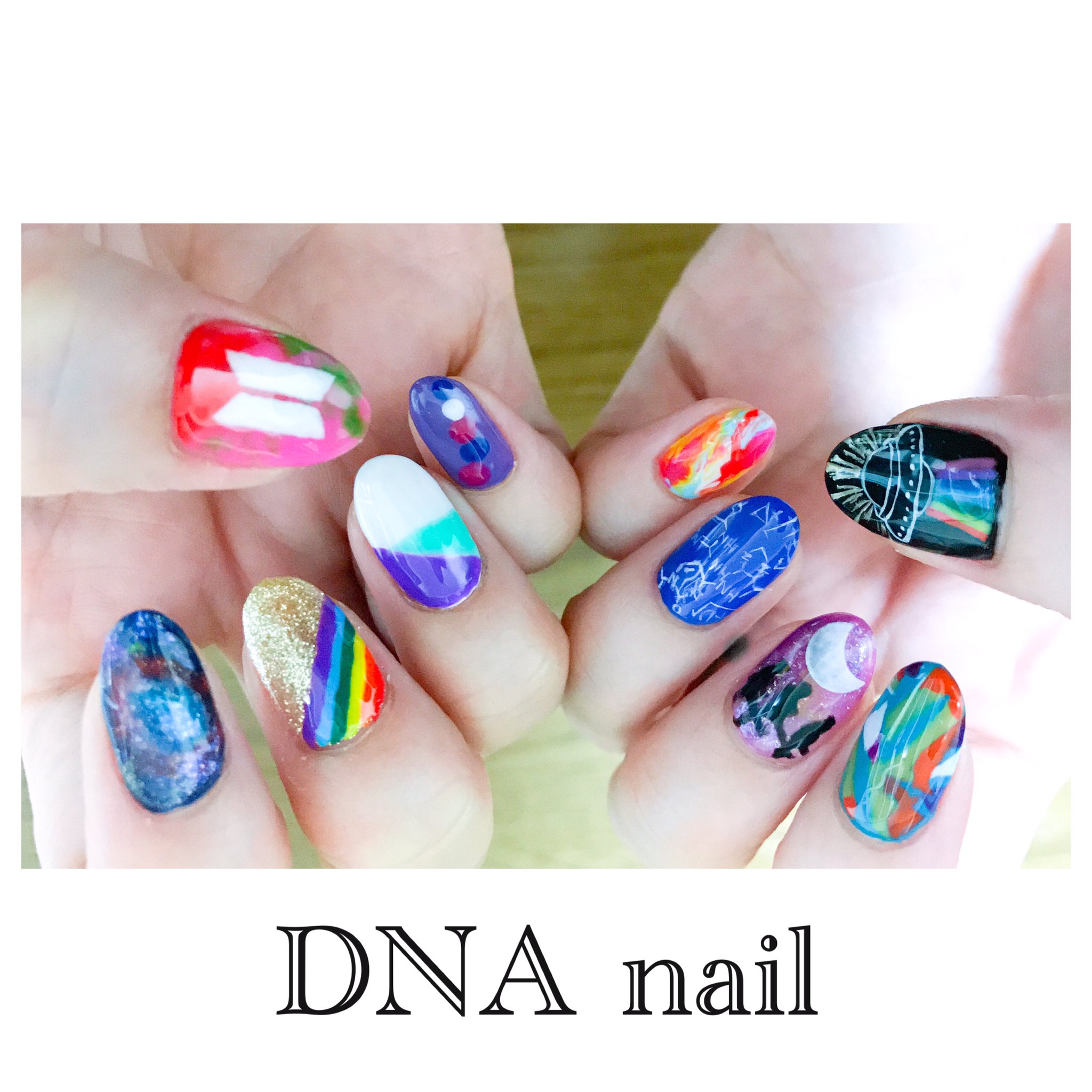تويتر Yayo Ia ᵛ ᵃʳᵐʸ على تويتر My Nail 気合い充分 かぶらないでしょ 笑 どこの場面かお暇な方 探してみて下さいㅋㅋなネイルです 笑 ちなみにこだわりはやはり左手です Btsネイル バンタンネイル Bts 방탄소년단 Dna Dnaネイル 個性