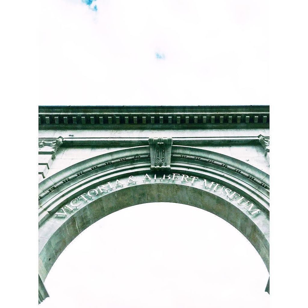 themakingoflola's tweet photo. V&amp;A #museum #saturdayvibes #vam @vamuseum #architecture #arch https://t.co/5CTIocqWCq https://t.co/4pjox7g7BP