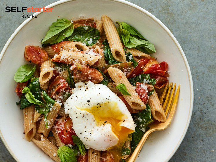 Spinach and tomato pasta with a poached egg sounds delicious right now: onself.co/600ZPEX