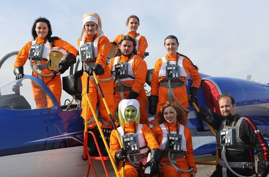 Pilots sending greetings! - looking forward to meet you during <a href="/GermanComicCon/">German Film Comic Con</a> <a href="/JHenwick/">Jessica Henwick</a> ! :) <a href="/rebellegion/">The Rebel Legion</a> @amy_geek <a href="/Rebels_TK421/">Clone & Rebel Transmission</a>