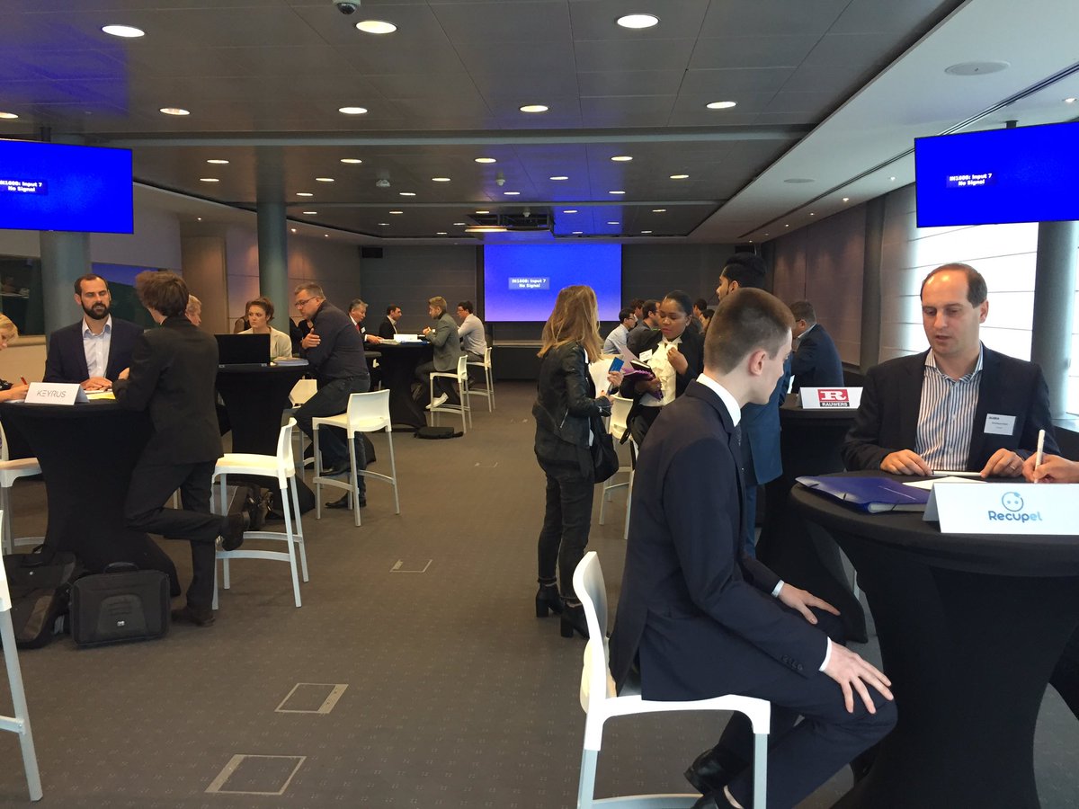 renekonings's tweet photo. Speeddate entre entrepreneurs/etudiants 'master en alternance business analyst ICT' chez #Agoria @Agoriafr @DidierGosuin @ichec @ECAM_BXL https://t.co/6agdkvugk7