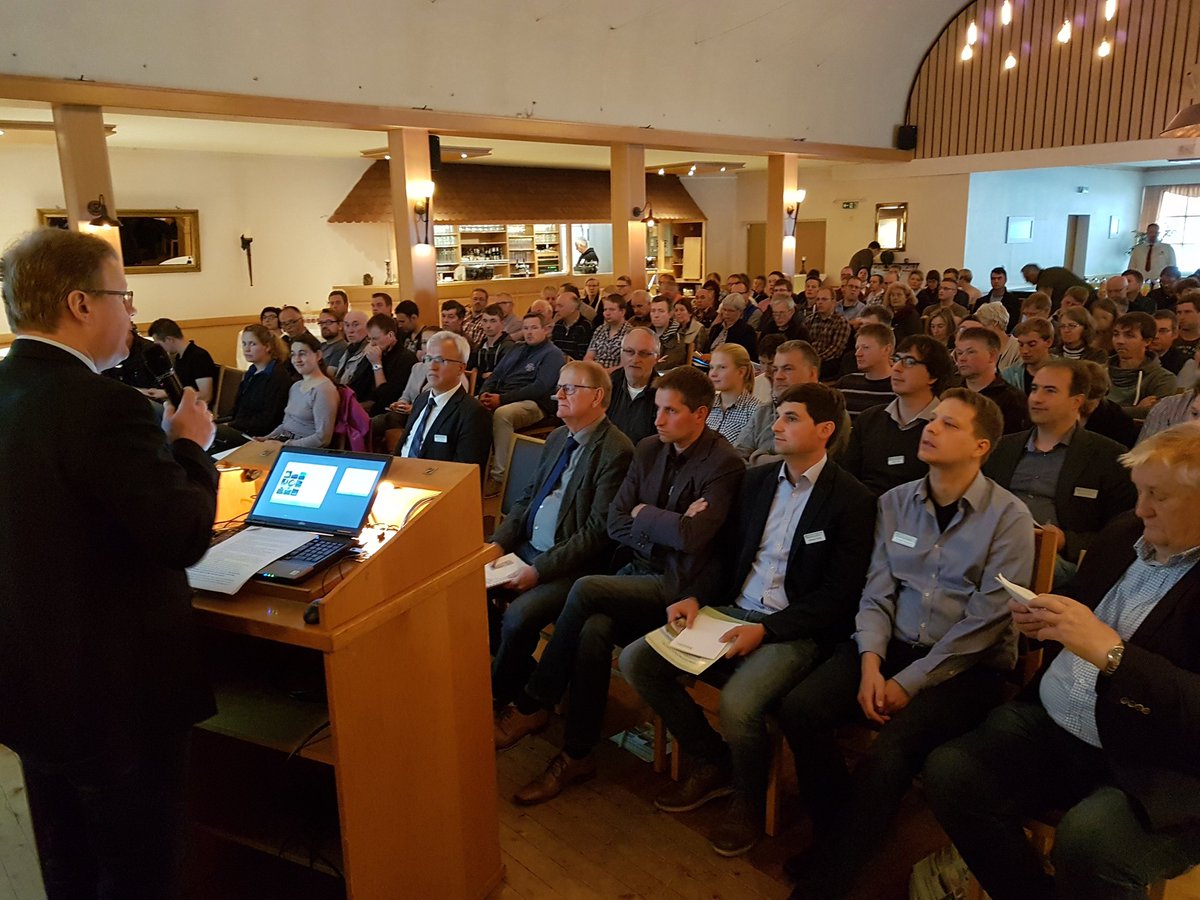 lwknds's tweet photo. Richtig #düngen nach neuer #DüngeVO: Heute gastiert #Infokampagne in #Selsingen. https://t.co/Xn0rxkgB4t https://t.co/WZLFJ227fq