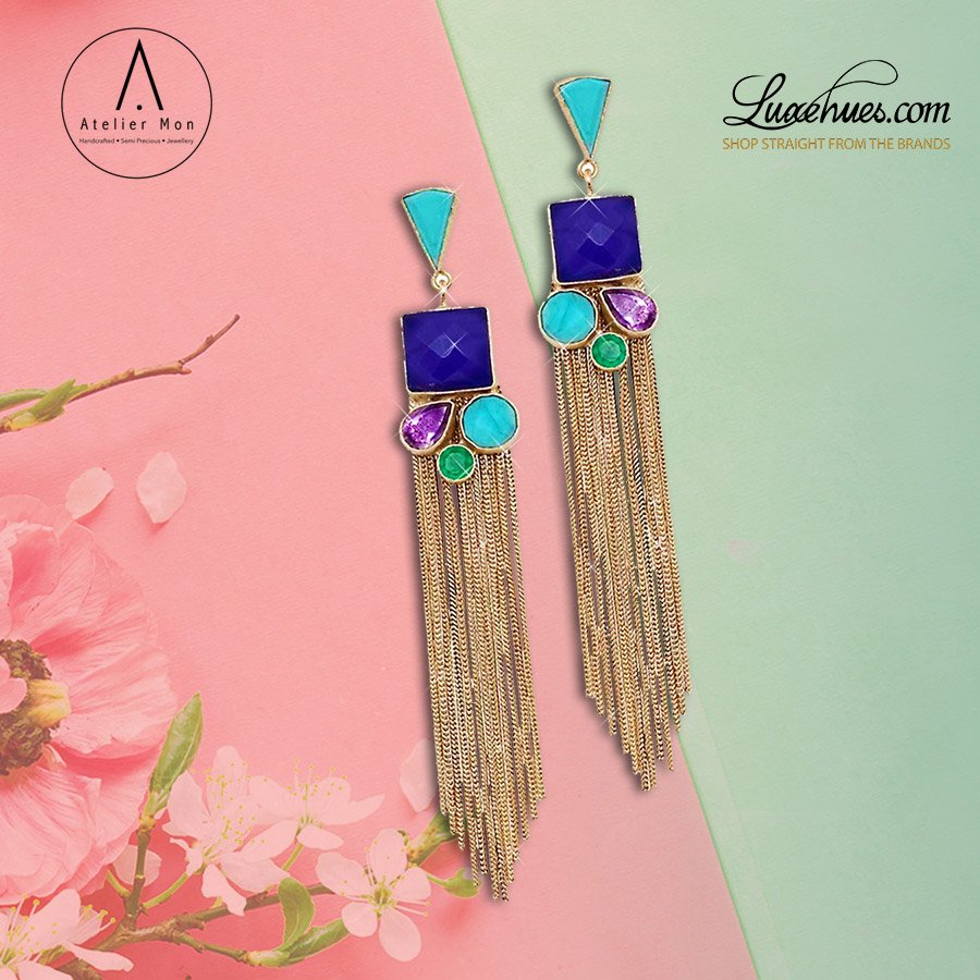 Luxehues's tweet photo. Look stunning with these hand crafted Gold Plated Tassel Earrings from @AtelierMon1 https://t.co/aFyU0C0Dvx https://t.co/KQLAph7qux